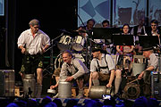 Toni Bartl mit den Alpin Drums (&copy;Foto: Martin Schmitz)